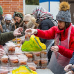 «Помоги нуждающемуся»: как в Краснодаре оказывают помощь бездомным